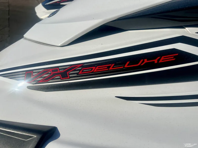 Slide: The Image of 2018 Yamaha WaveRunner VX Cruiser Limited, close-up of VX Deluxe logo. - 6