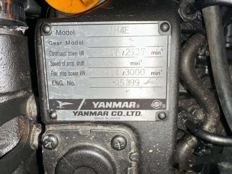 Slide: The Image of Hunter 38 2008 - 86
