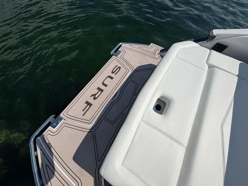 Slide: The Image of Cobalt R6 Surf 2025 - 416