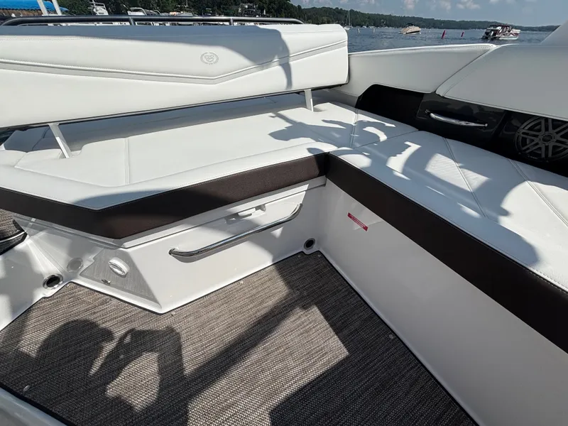 Slide: The Image of Cobalt R6 Surf 2025 - 418