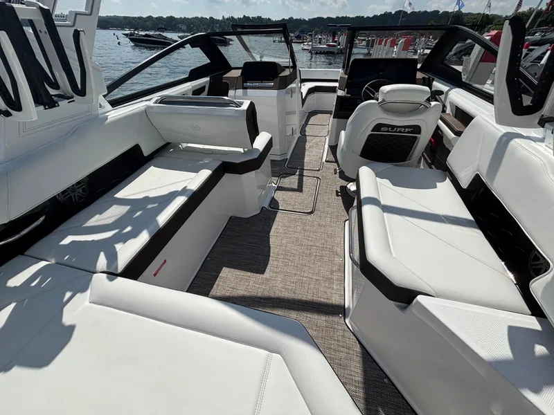 Slide: The Image of Cobalt R6 Surf 2025 - 468