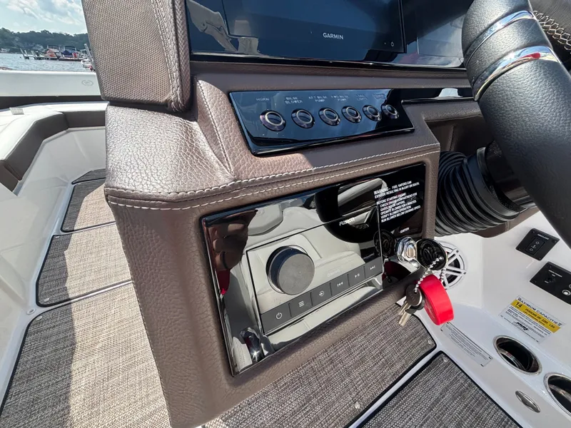 Slide: The Image of Cobalt R6 Surf 2025 - 424