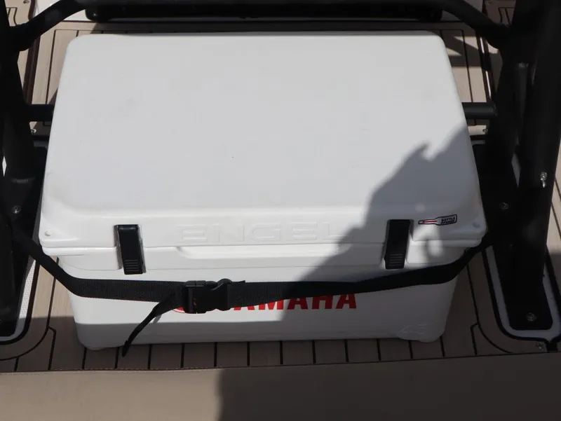 Slide: The Image of Yamaha 255 FISH SPT H 2025 - 20