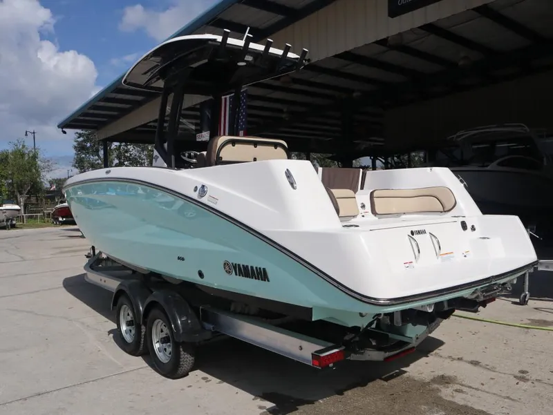 Slide: The Image of Yamaha 255 FISH SPT H 2025 - 5