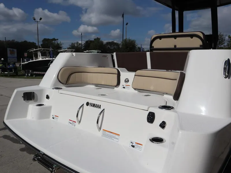 Slide: The Image of Yamaha 255 FISH SPT H 2025 - 9