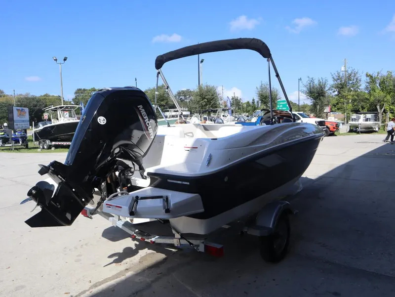 Slide: The Image of Bayliner Element E16 2025 - 18