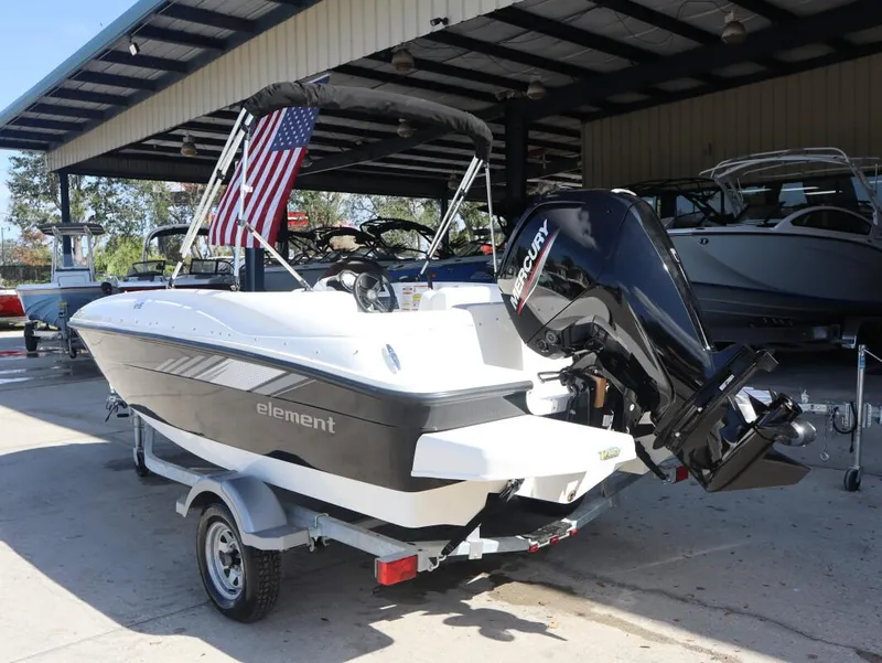 Slide: The Image of Bayliner Element E16 2025 - 21