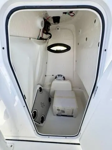 Slide: The Image of Sea Pro 222 Center Console 222CC 222 CC 2025 - 14