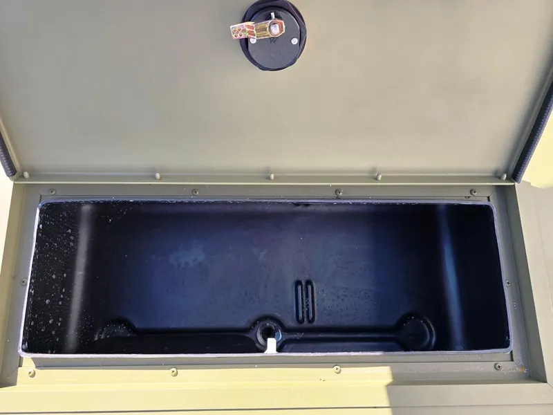 Slide: The Image of Bow aerated livewell - 3