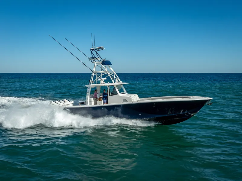 Slide: The Image of SeaVee 420Z 2024 - 2