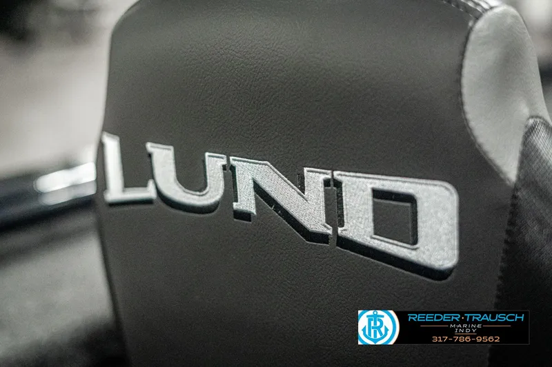 Slide: The Image of Lund 1875 Pro-V Bass XS 2025 seat with logo, close-up view. - 36