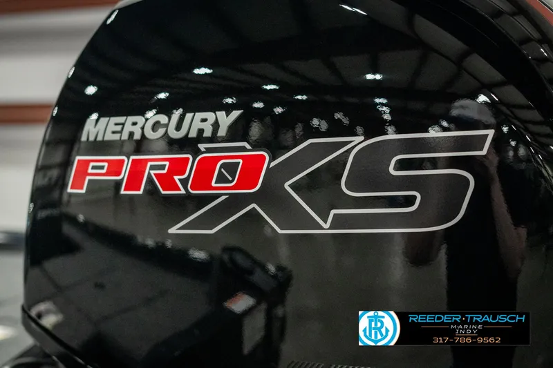 Slide: The Image of Mercury Pro XS engine on 2025 Lund 1875 Pro-V Bass XS boat. - 40