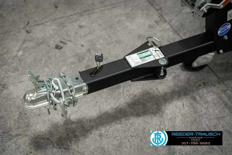 Slide: The Image of Trailer hitch of 2025 Lund 1875 Pro-V Bass XS boat. - 48