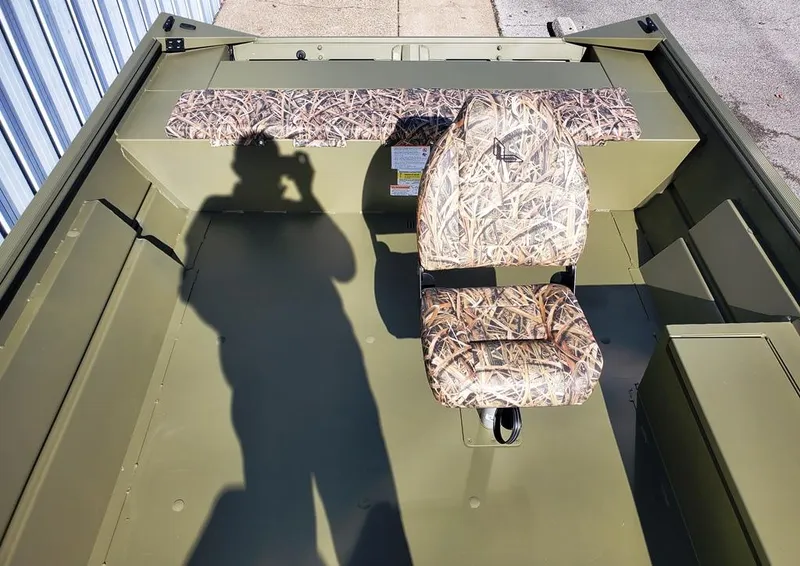 Slide: The Image of Cockpit pedestal seat - 7