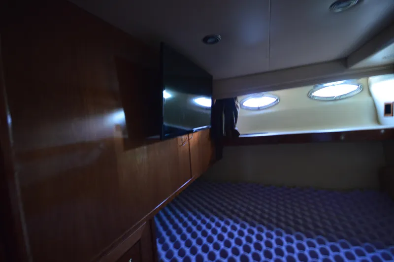 Slide: The Image of Meridian 490 Pilothouse 2007 - 51