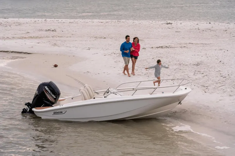 Slide: The Image of Boston Whaler 160 Super Sport 2025 - 7