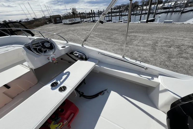Slide: The Image of Boston Whaler 160 Super Sport 2025 - 3