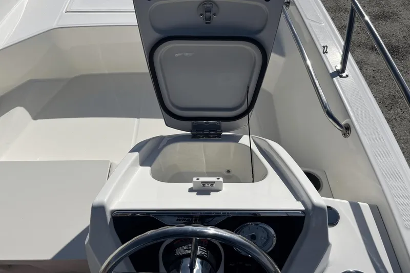 Slide: The Image of Boston Whaler 160 Super Sport 2025 - 5