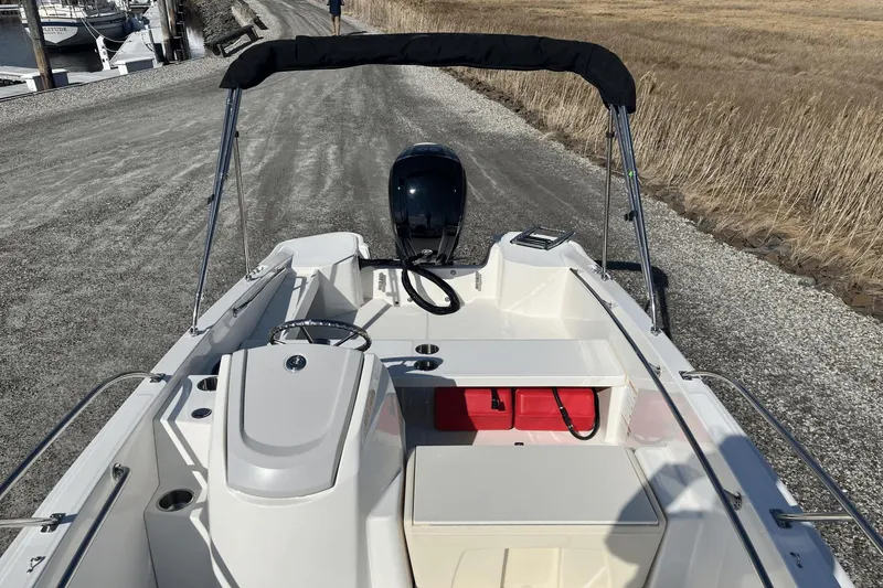 Slide: The Image of Boston Whaler 160 Super Sport 2025 - 8