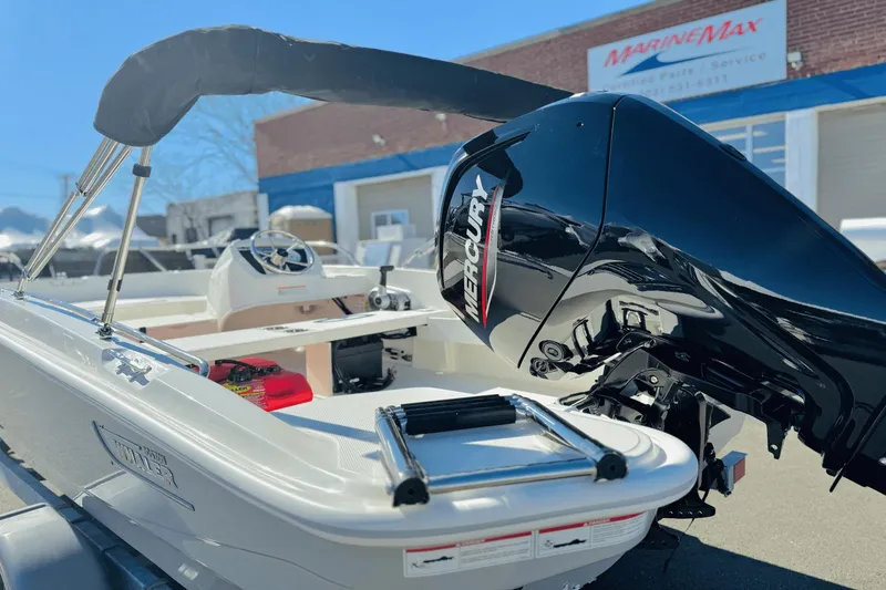 Slide: The Image of Boston Whaler 160 Super Sport 2025 - 17