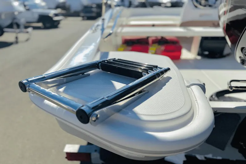Slide: The Image of Boston Whaler 160 Super Sport 2025 - 19