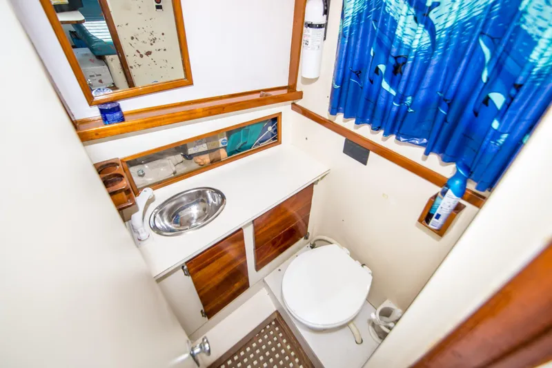 Slide: The Image of Blackfin 32 Flybridge 1987 - 27