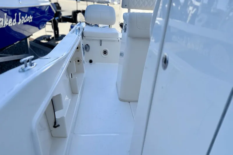 Slide: The Image of Grady-White 231 Coastal Explorer 2025 - 23