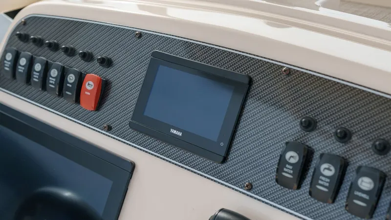 Slide: The Image of Grady-White 231 Coastal Explorer 2025 - 27