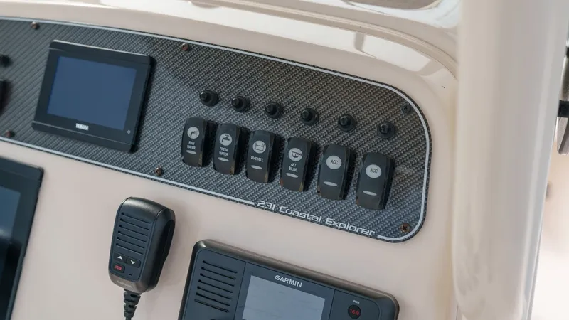 Slide: The Image of Grady-White 231 Coastal Explorer 2025 - 28