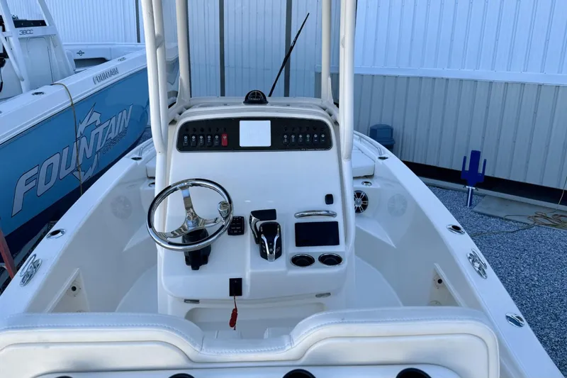 Slide: The Image of Grady-White 231 Coastal Explorer 2025 - 8