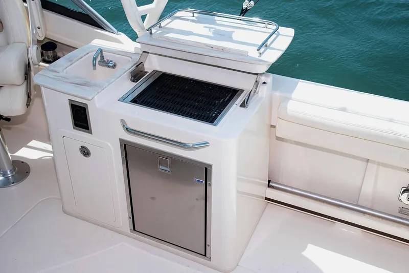 Slide: The Image of 2023-Grady-White-Freedom-275-MarineMax - 11