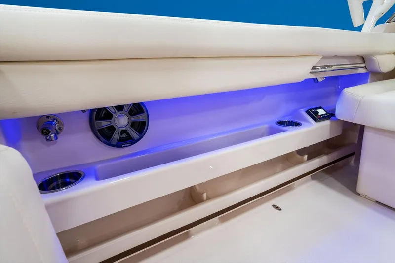 Slide: The Image of 2023-Grady-White-Freedom-275-MarineMax - 14