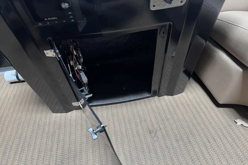 Slide: The Image of Premier 250 Intrigue 2021 - 19