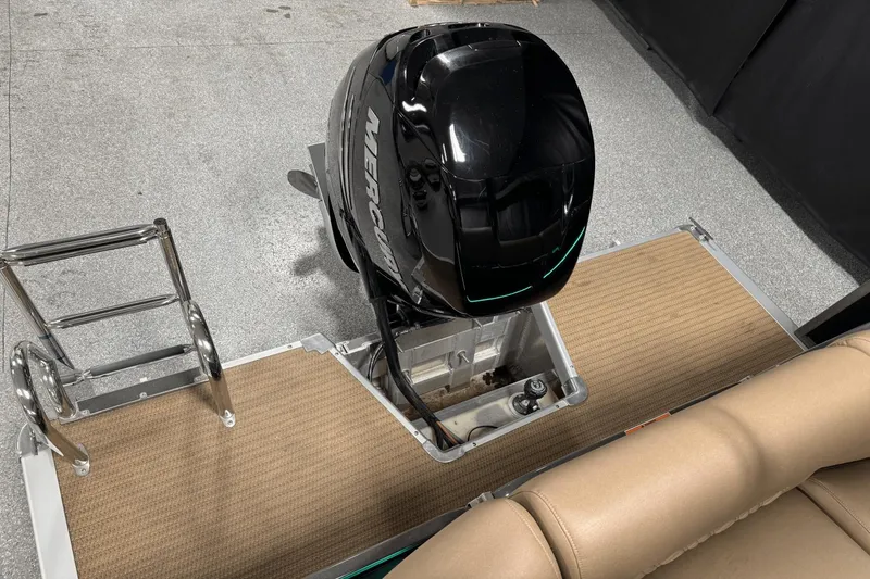 Slide: The Image of Premier 250 Intrigue 2021 - 20