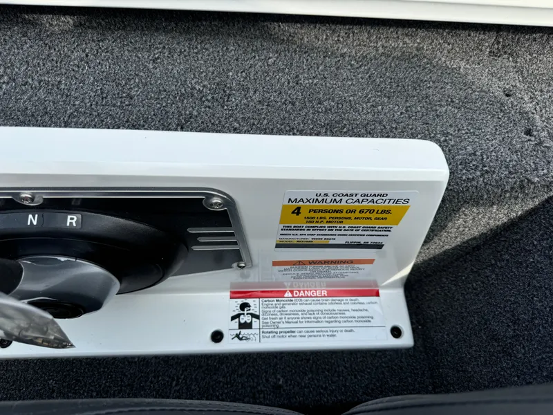 Slide: The Image of Vexus AVX1980 2025 boat capacity label, showing maximum of 4 persons or 670 lbs. - 12