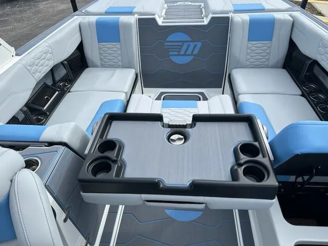 Slide: The Image of Malibu Wakesetter 24 MXZ 2025 - 13