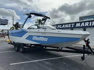 Slide: The Image of Malibu Wakesetter 24 MXZ 2025 - 3