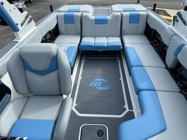 Slide: The Image of Malibu Wakesetter 24 MXZ 2025 - 6