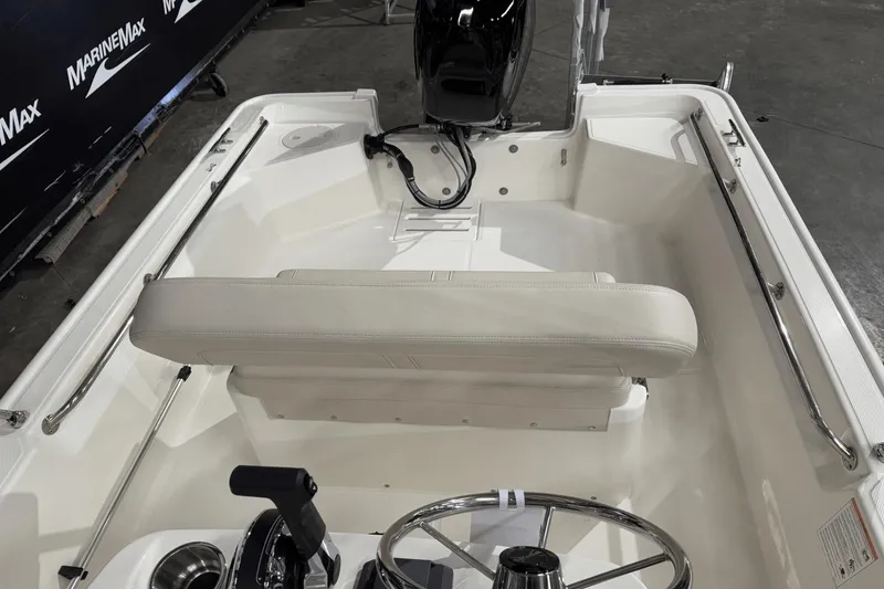 Slide: The Image of Boston Whaler 150 Montauk 2025 - 14