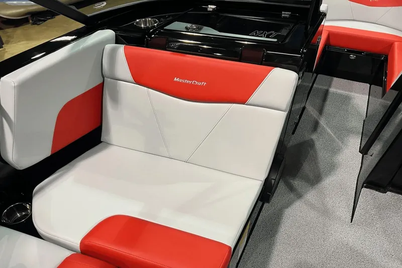 Slide: The Image of MasterCraft NXT21 2025 - 4