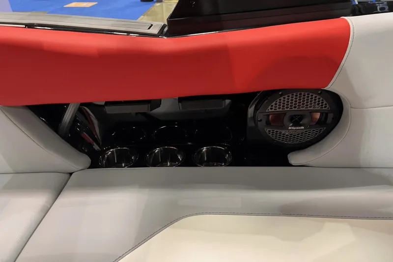 Slide: The Image of MasterCraft NXT21 2025 - 5