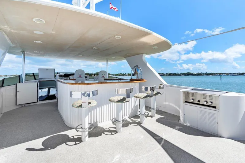 Slide: The Image of Broward 110 Envision - Flybridge Deck - 51