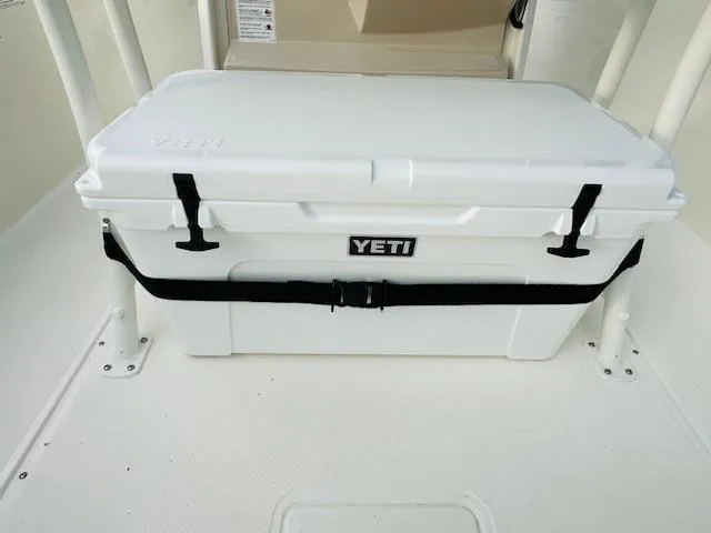 Slide: The Image of YETI cooler on 2025 Boston Whaler 250 Dauntless boat deck. - 14