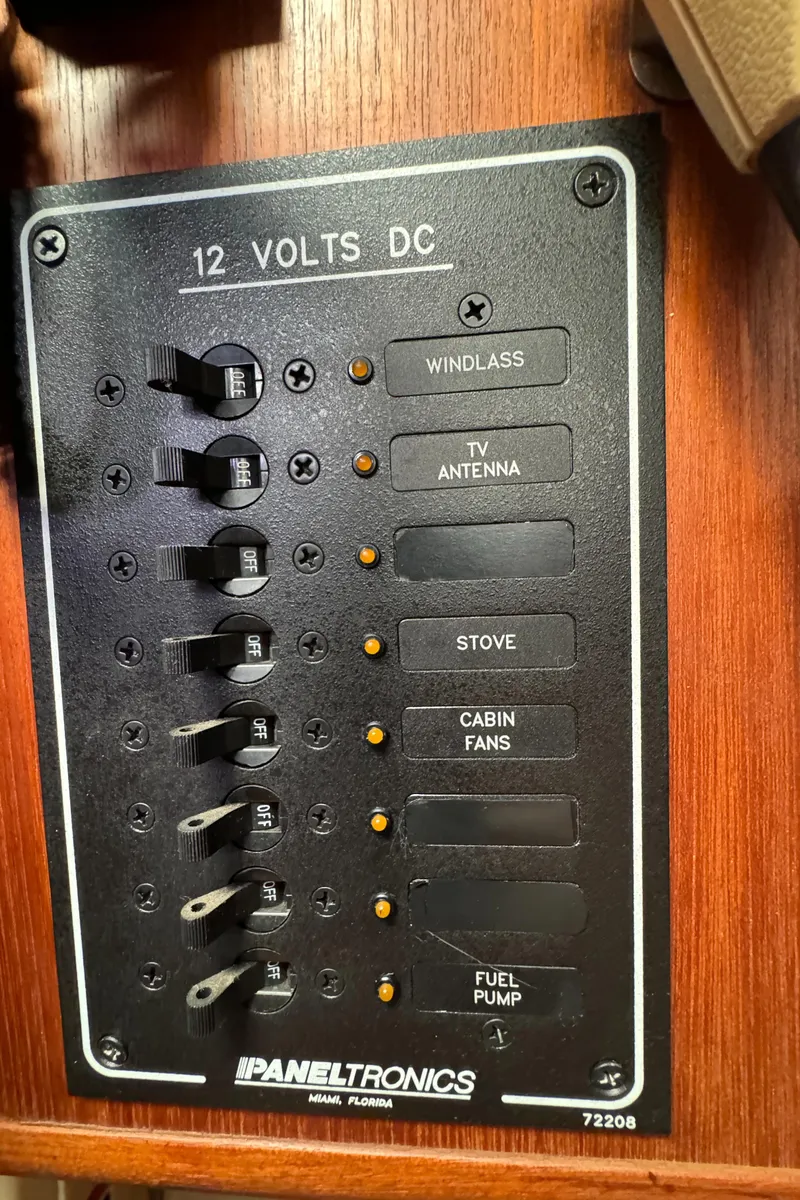 Slide: The Image of Hunter Legend 35.5 1992 - 58