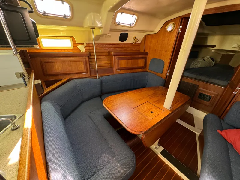 Slide: The Image of Hunter Legend 35.5 1992 - 64