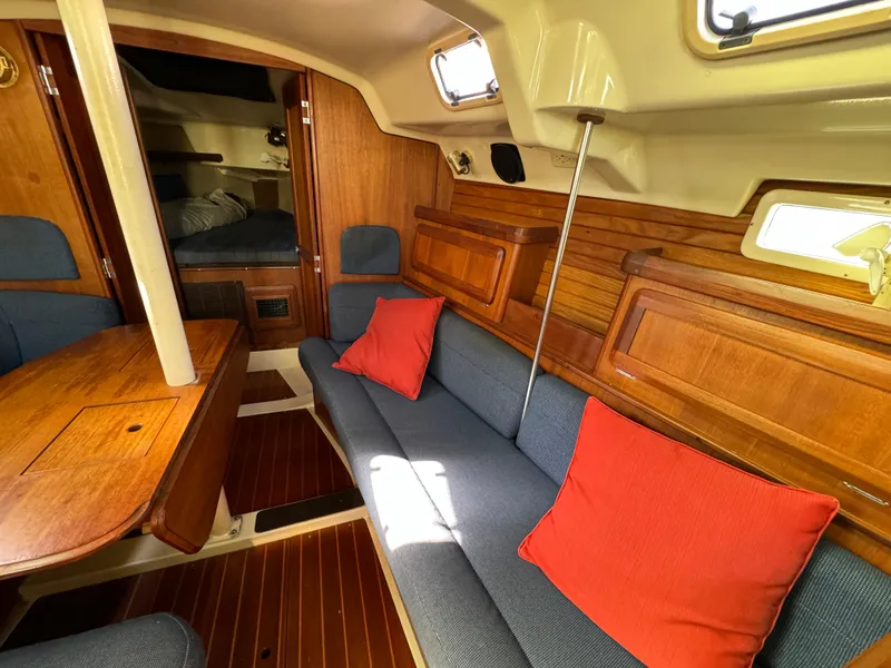 Slide: The Image of Hunter Legend 35.5 1992 - 66