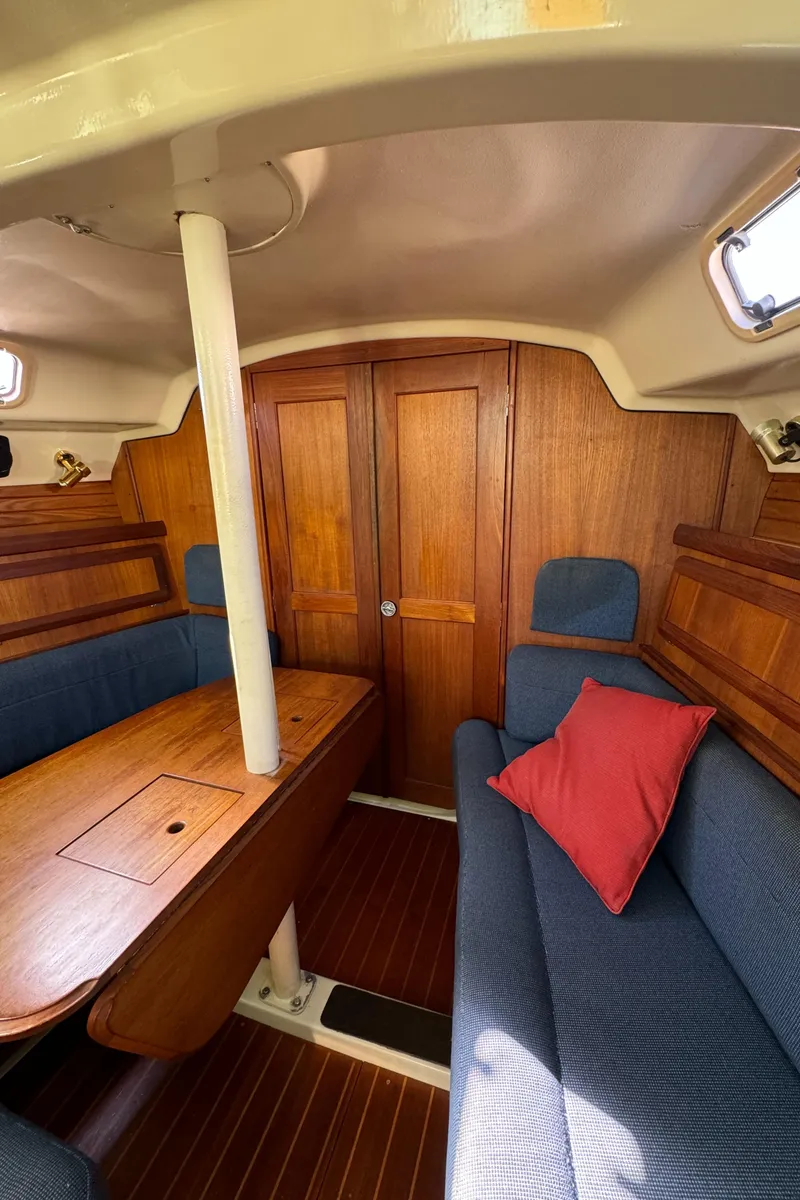 Slide: The Image of Hunter Legend 35.5 1992 - 67