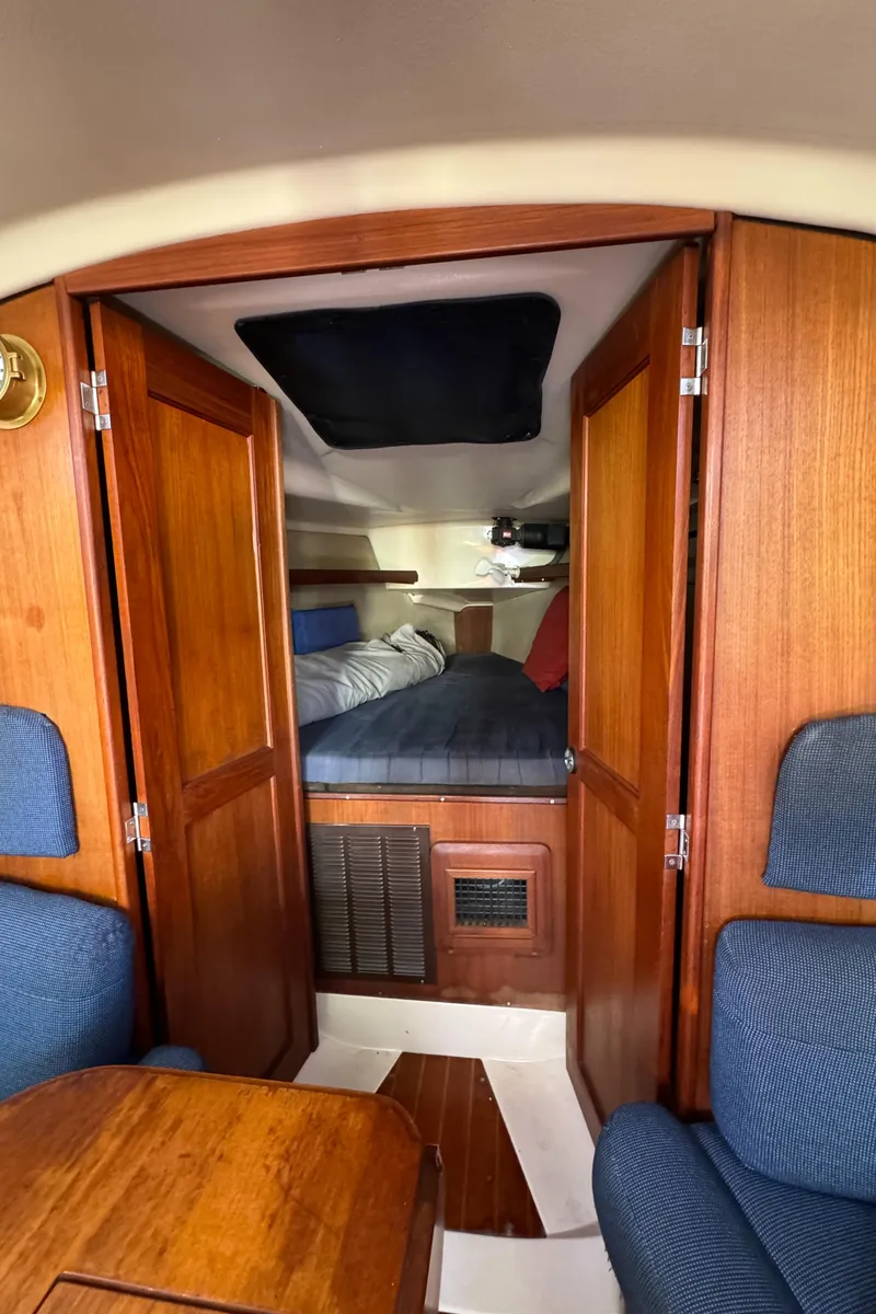 Slide: The Image of Hunter Legend 35.5 1992 - 68