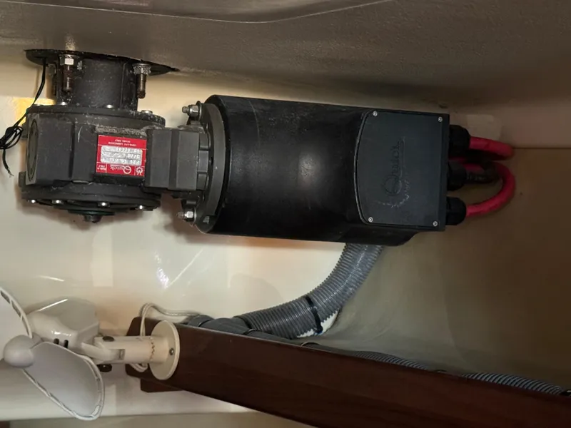 Slide: The Image of Hunter Legend 35.5 1992 - 71