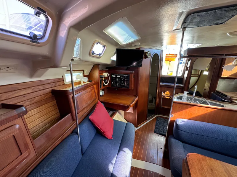 Slide: The Image of Hunter Legend 35.5 1992 - 72